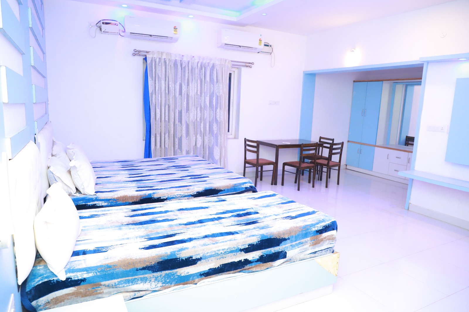 3 Bed Suite Bedroom - Murali Inn